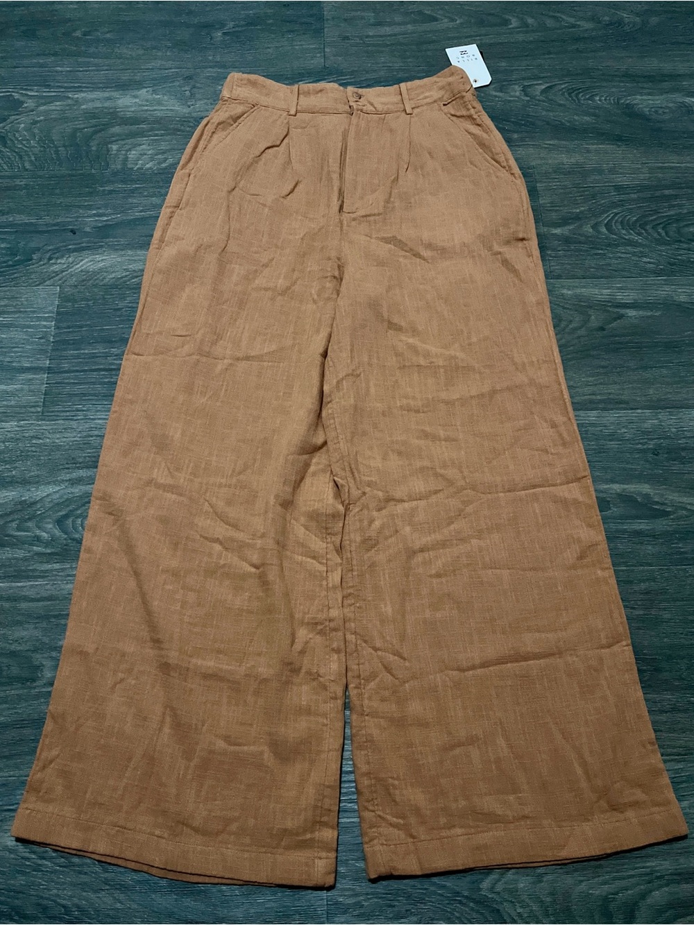 Women Billabong “Tailor Made” Wide-Leg Pants – Medium 🤎